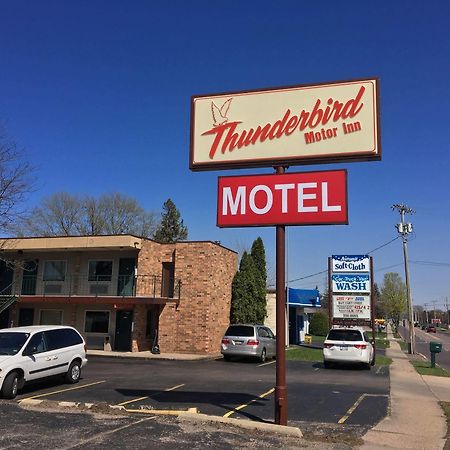 Thunderbird Motor Inn Baraboo Buitenkant foto