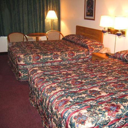 Thunderbird Motor Inn Baraboo Buitenkant foto