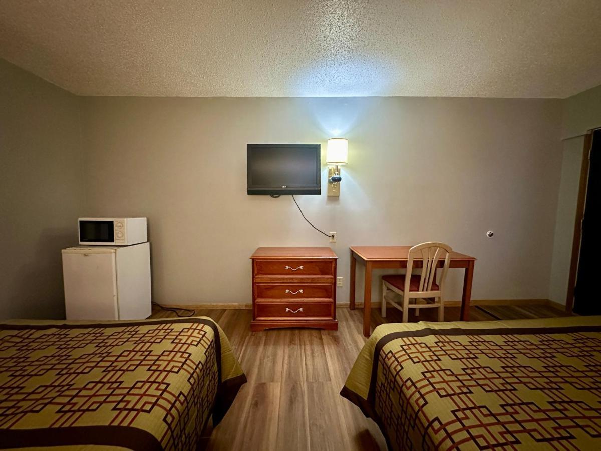 Thunderbird Motor Inn Baraboo Buitenkant foto