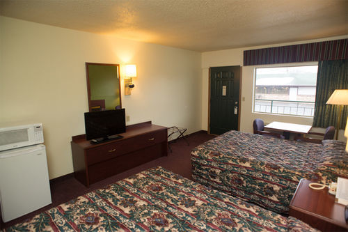 Thunderbird Motor Inn Baraboo Buitenkant foto