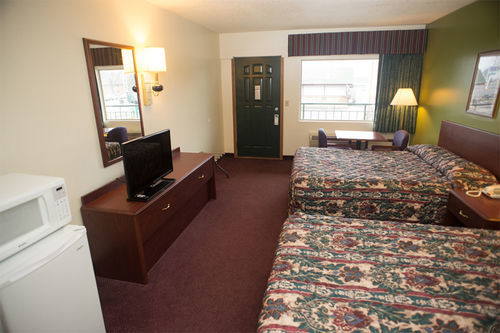 Thunderbird Motor Inn Baraboo Buitenkant foto